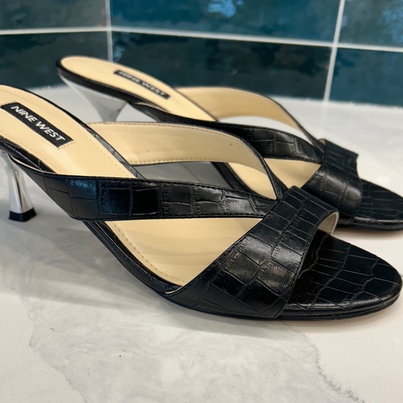 Nine West Black Mock Crock Sandal size 8 - Picture 1 of 5